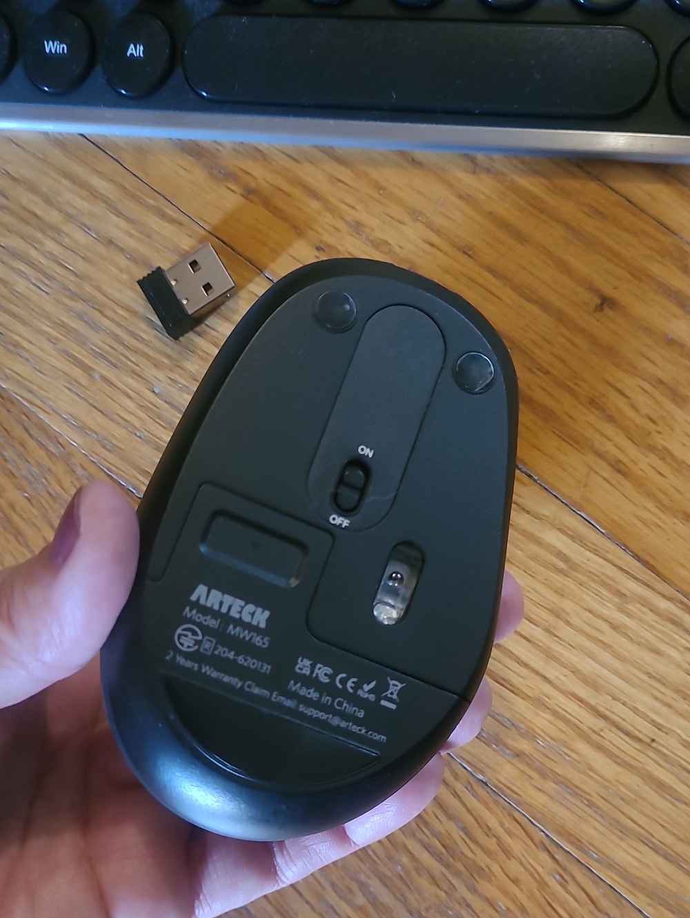 Wireless Mouse And Keyboard - Picture 7 of 9
